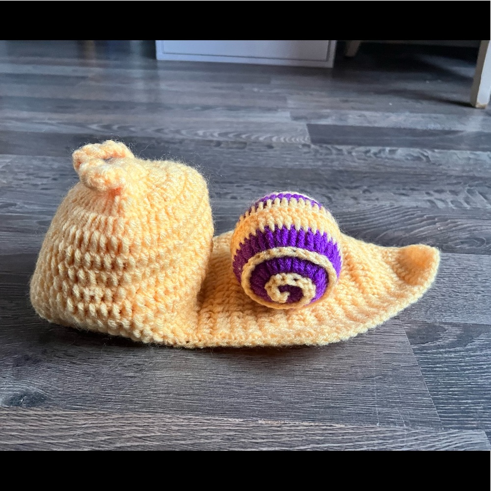 New Born snail outfit photography prop.